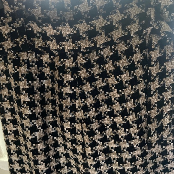 Mini skirt with belt. - Picture 3 of 4